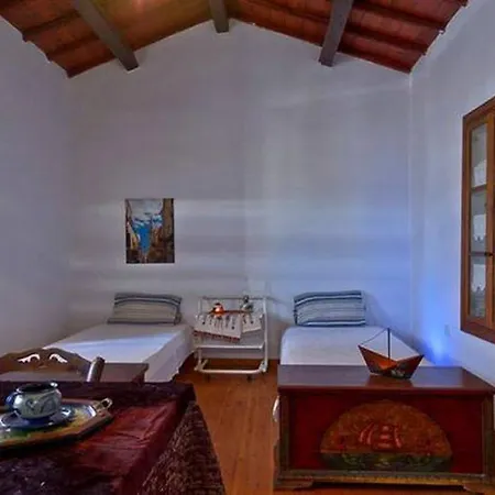 Traditional Cretan Stone House 4 Casa de Férias Kolymbari
